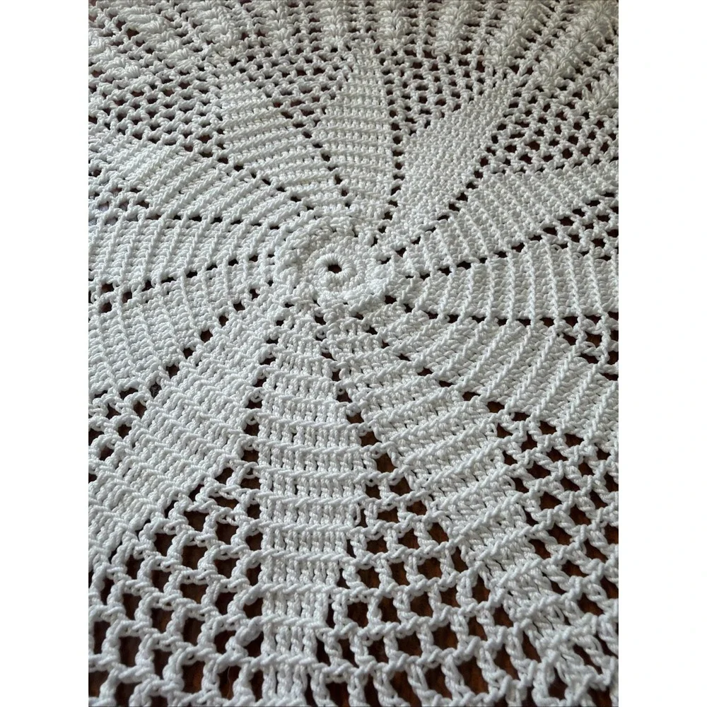 Vtg Bright White Spiral Star‎ Doily 12